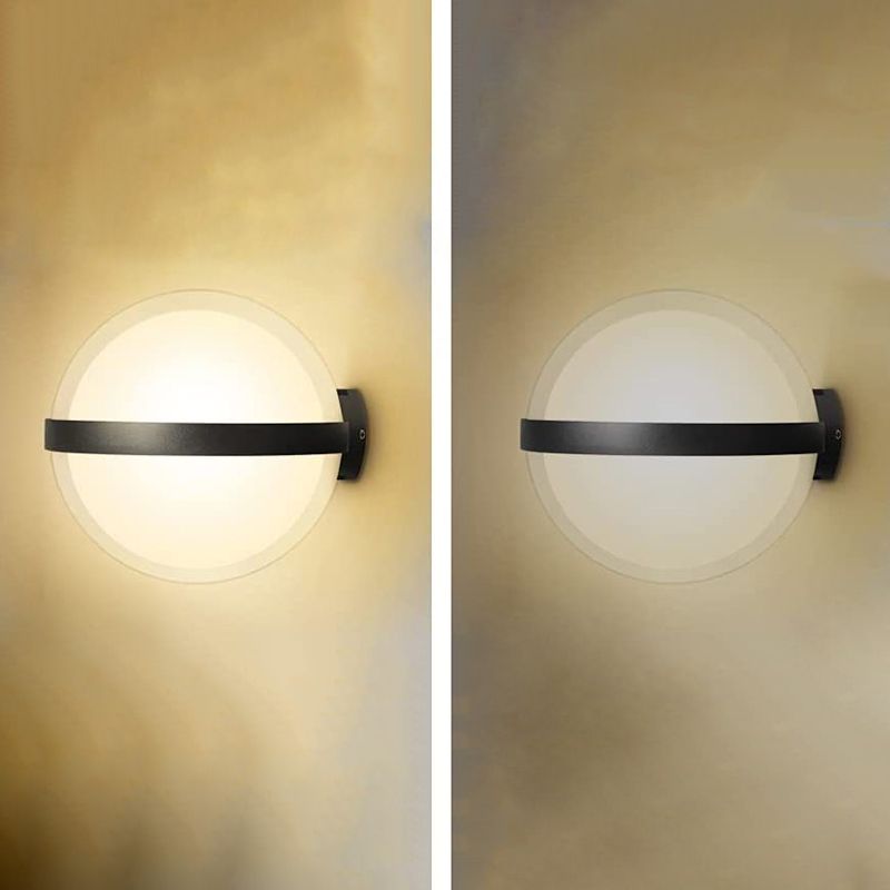 Moderne wasserdichte Acryl Wandleuchte mit robustem Metallrahmen