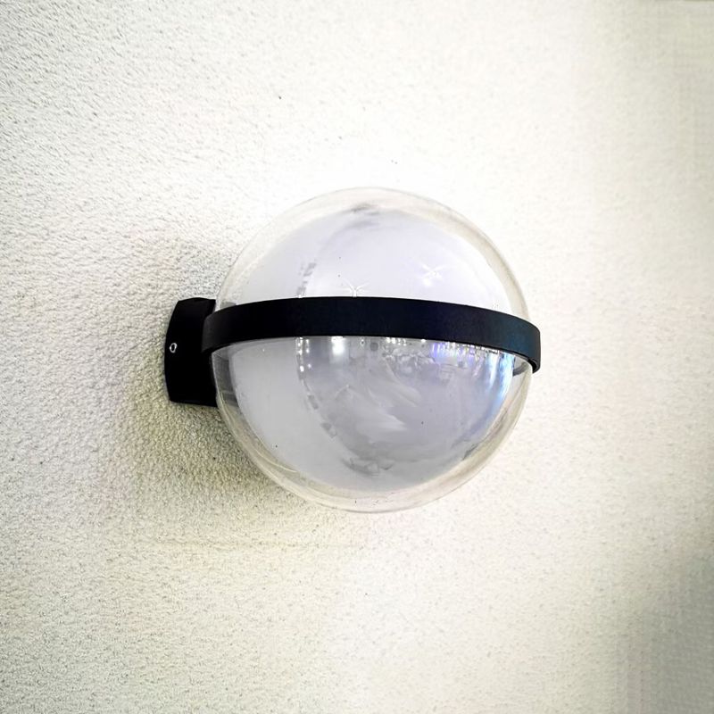 Moderne wasserdichte Acryl Wandleuchte mit robustem Metallrahmen