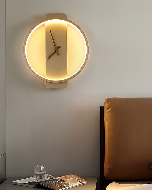 Stilvolle Wanduhr mit Sanftem Licht für Entspannung und Eleganz