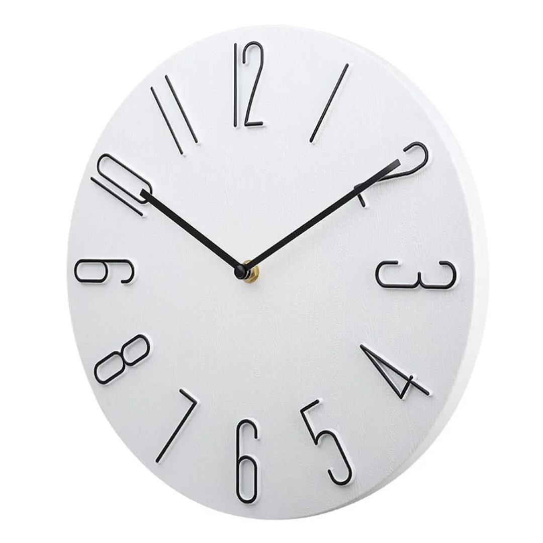 Farbenfrohe Wanduhr im modernen Design für stilvolle Räume