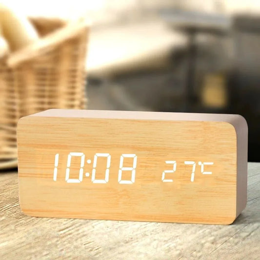 Eleganter Digitalwecker aus Holz mit LED-Display
